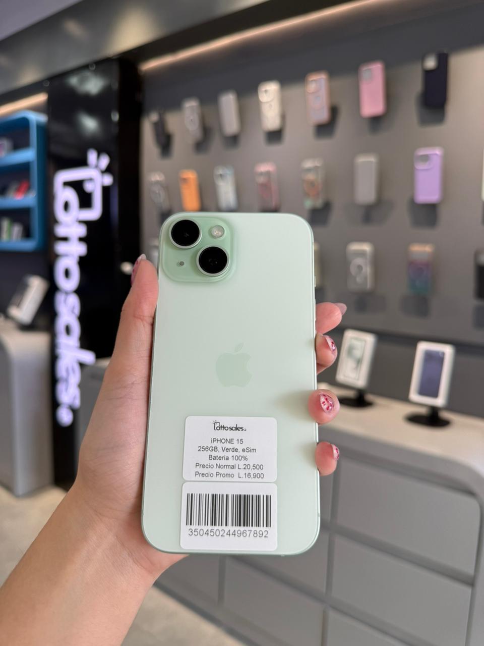 iPHONE 15